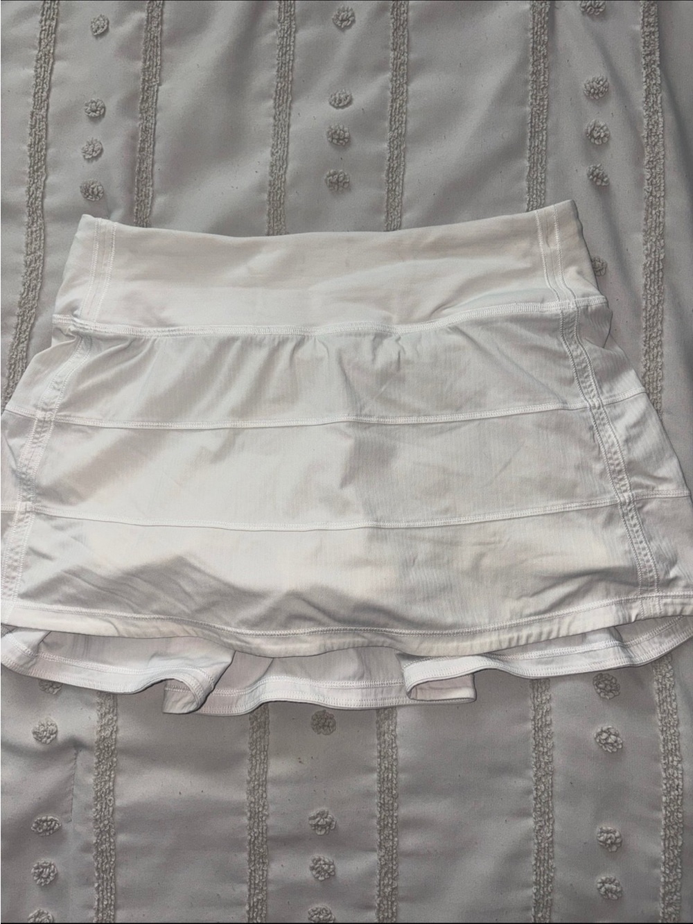 Lululemon white skirt 2.5”